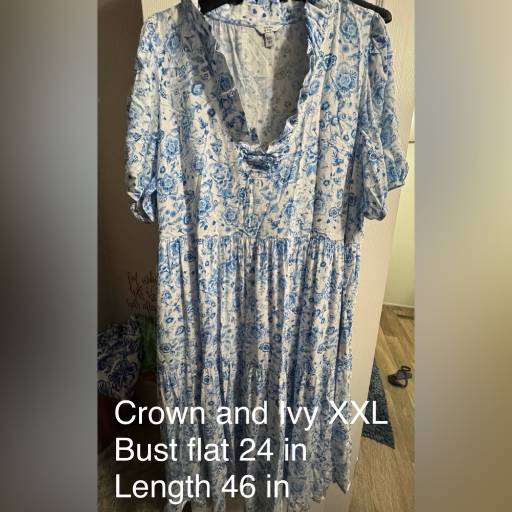 Crown and Ivy Midi Elbow Sleeve Dress